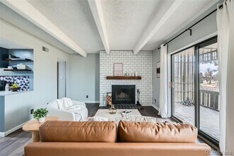 2525 S Dayton Way in Denver, CO - Foto de edificio - Building Photo