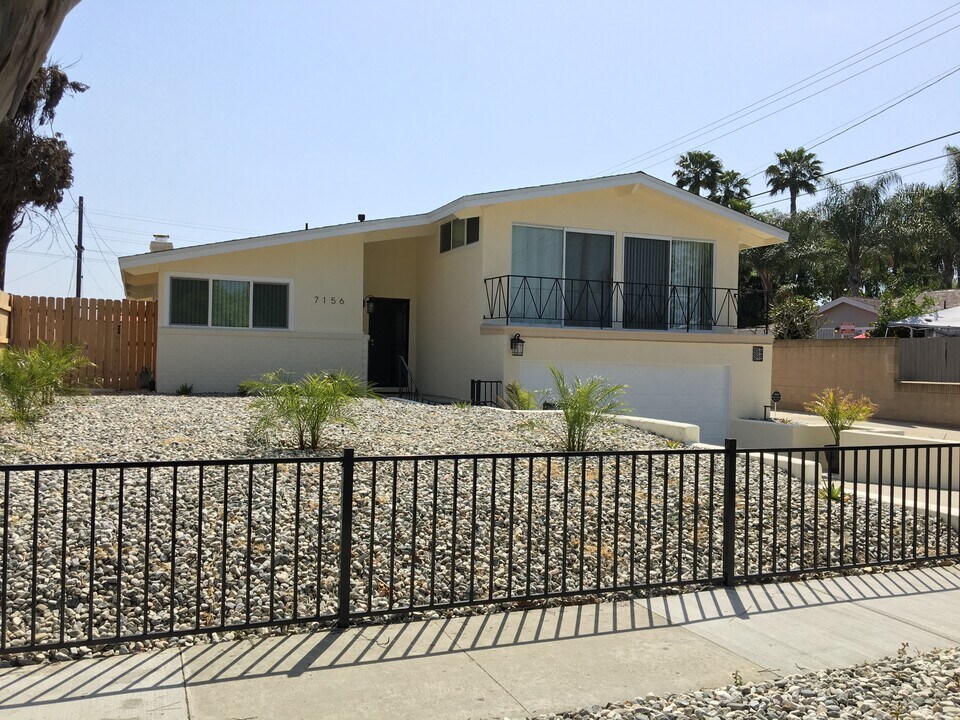 7156 Dinwiddie St in Downey, CA - Building Photo