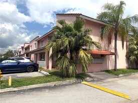 8019 Lake Dr, Unit 104 in Doral, FL - Building Photo