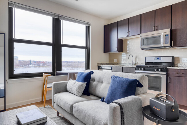 333 Great River Rd in Somerville, MA - Building Photo - Building Photo