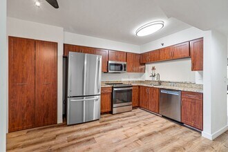 2202 S Cypress Bend Dr in Pompano Beach, FL - Building Photo - Building Photo