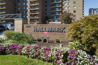 Hallmark Condominium in Alexandria, VA - Building Photo - Building Photo