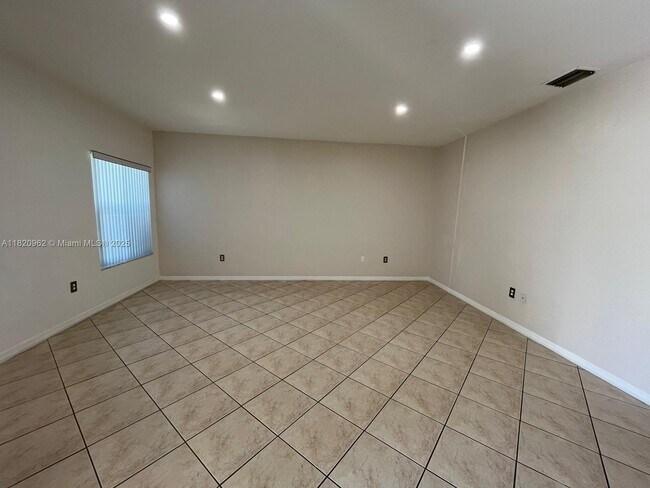 14109 SW 49th St in Miramar, FL - Building Photo - Building Photo