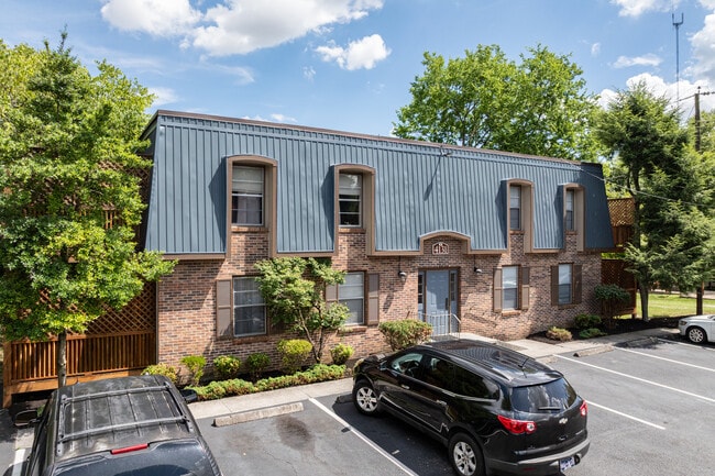 Castle Terrace Apartments in Knoxville, TN - Foto de edificio - Building Photo