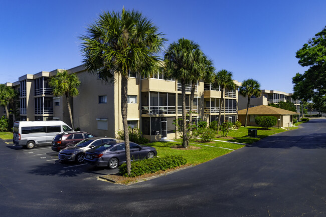 Riverview Condominiums in Melbourne, FL - Foto de edificio - Building Photo