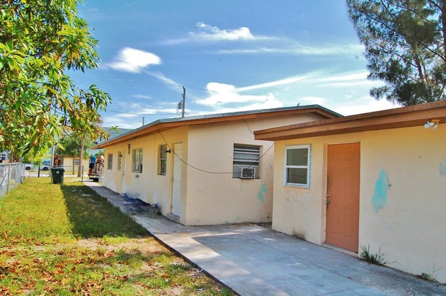 289 NE 15th Ter in Boca Raton, FL - Building Photo - Building Photo
