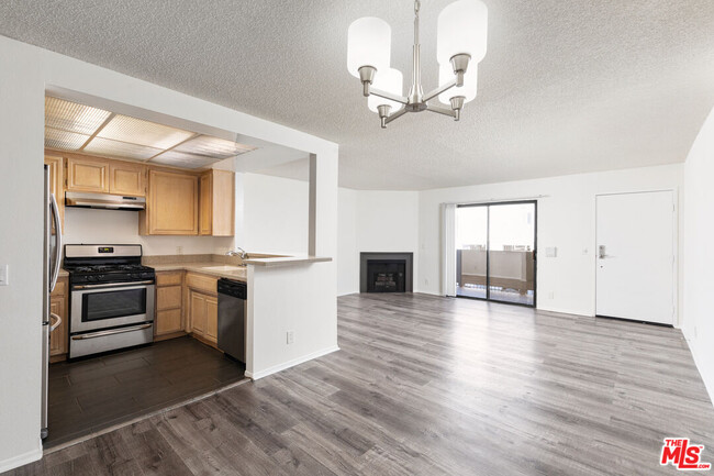 property at 6212 Fulton Ave