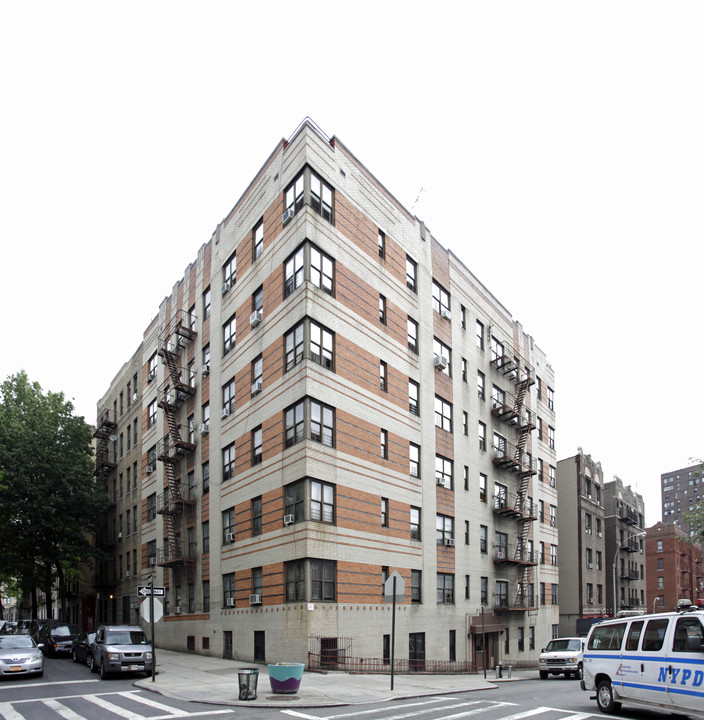 253 E 181st St in Bronx, NY - Building Photo