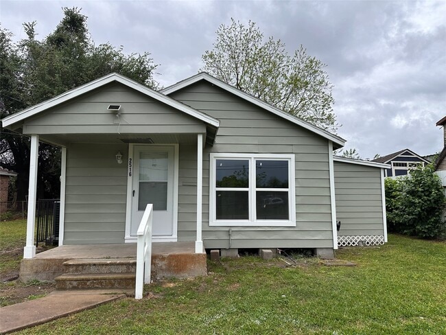 property at 2516 Ivy St