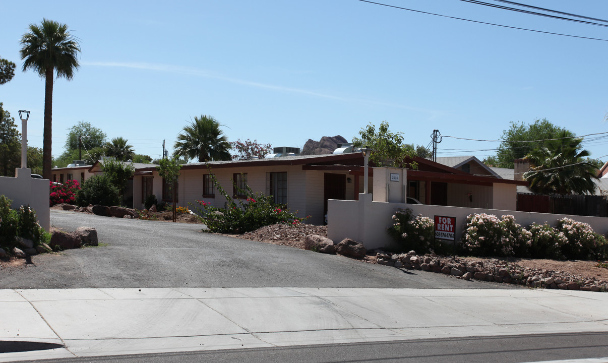 Kachina Apartments in Phoenix, AZ - Building Photo