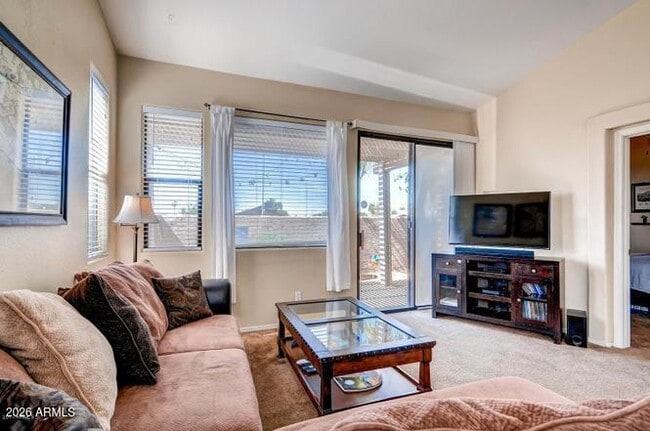 1425 S Lindsay Rd in Mesa, AZ - Building Photo - Building Photo