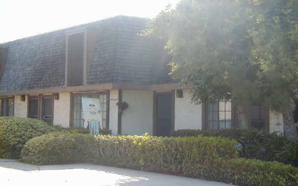 129-131 Broadway in Costa Mesa, CA - Building Photo