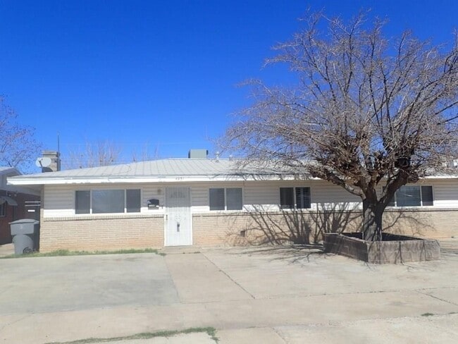 property at 4931 Maxwell Ave