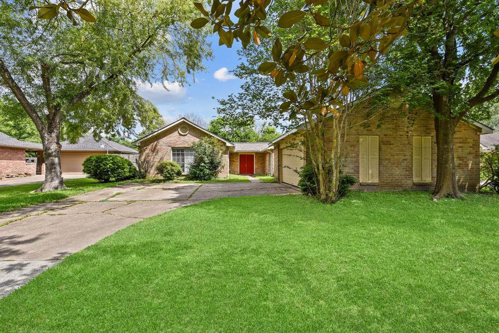 11710 Moltere Dr in Houston, TX - Building Photo