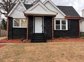 1332 Thurgood St SW in Atlanta, GA - Building Photo