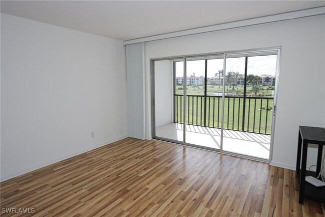 13 High Point Cir N in Naples, FL - Building Photo - Building Photo