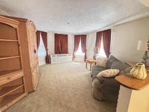 97 Garfield Pl in East Rockaway, NY - Building Photo - Building Photo