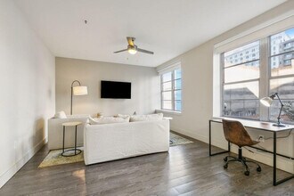 1111 Tulane Ave in New Orleans, LA - Building Photo - Building Photo