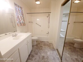 330 St Joseph St in Lafayette, LA - Building Photo - Building Photo