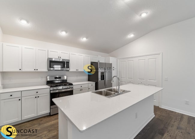 1251 Shayla Ter in Okahumpka, FL - Building Photo - Building Photo