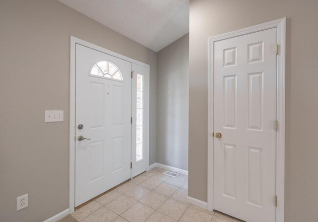 1215 Britt Ln in Rolla, MO - Building Photo - Building Photo