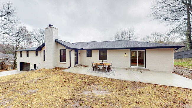 5527 Hillview Dr in Brentwood, TN - Building Photo - Building Photo