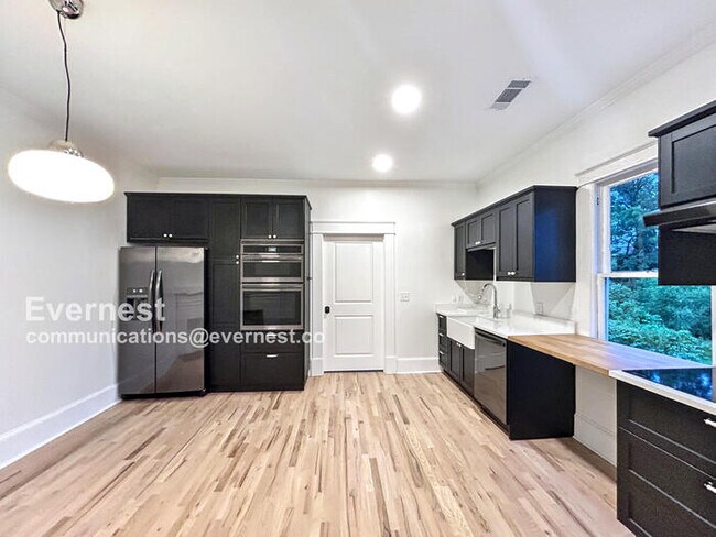 816 Brookline St SW in Atlanta, GA - Building Photo - Building Photo