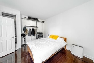 42 Van Wagenen Ave in Jersey City, NJ - Building Photo - Building Photo