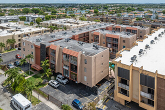 Royal Palmetto Condos in Hialeah, FL - Building Photo - Building Photo