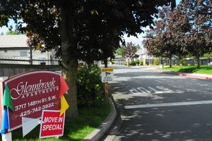 Glennbrook in Lynnwood, WA - Building Photo