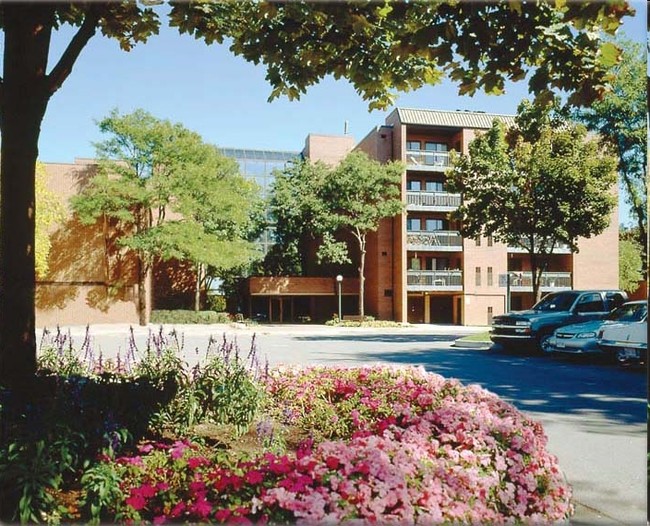 Meadowvale Gardens Apartment