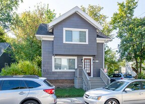 806 Sylvan Ave in Ann Arbor, MI - Building Photo