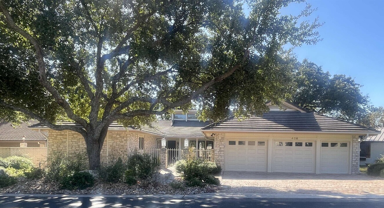 406 Sombrero in Horseshoe Bay, TX - Foto de edificio