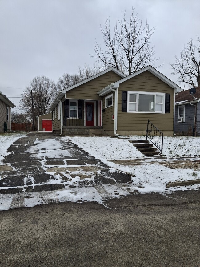 property at 1519 W 2nd St