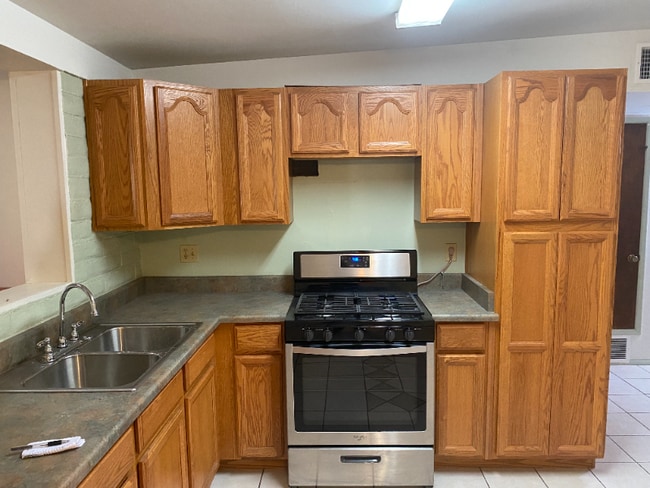 1021 W Edgewater Dr in Tucson, AZ - Foto de edificio - Building Photo