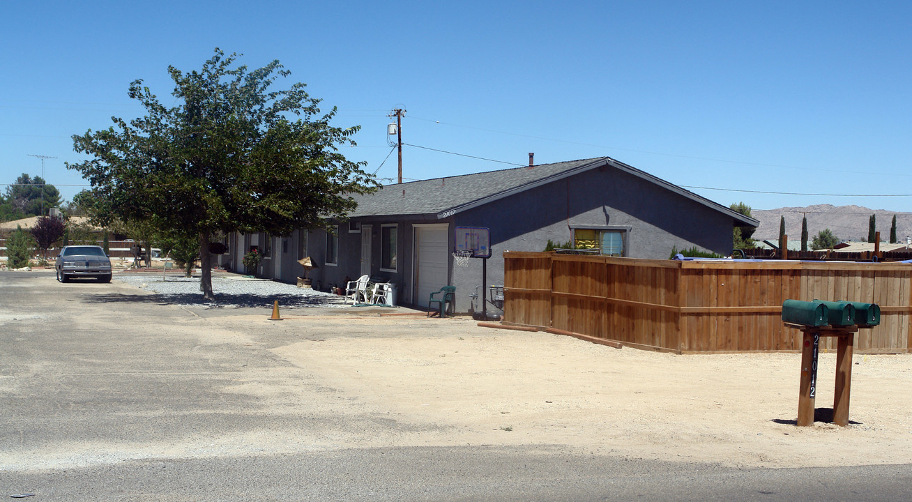 20112 Nisqually Rd in Apple Valley, CA - Building Photo