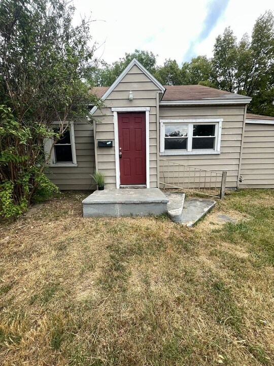 1918 N Drury Ave in Springfield, MO - Building Photo