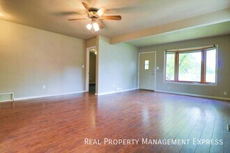 3 Bed Home w/ Large Garage in Sioux Falls, SD - Building Photo - Building Photo