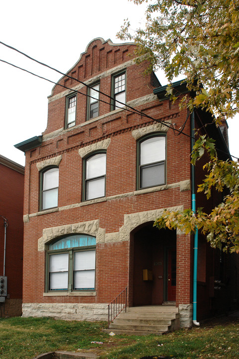 904 S 6th St in Louisville, KY - Foto de edificio