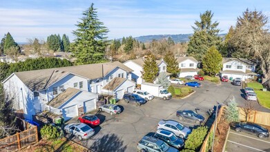 Elliot Estates in Newberg, OR - Building Photo - Building Photo