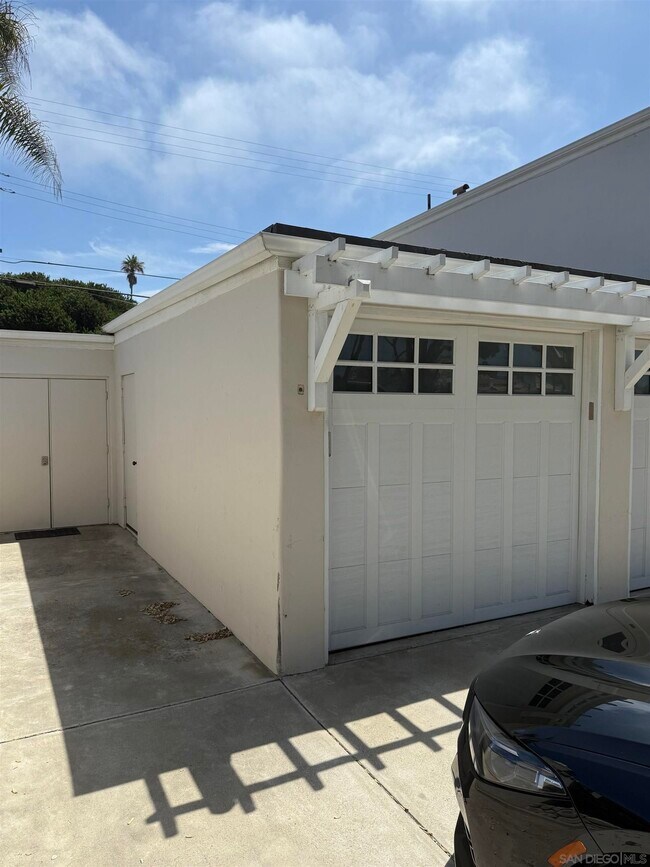 2305 Camino Del Mar in Del Mar, CA - Building Photo - Building Photo