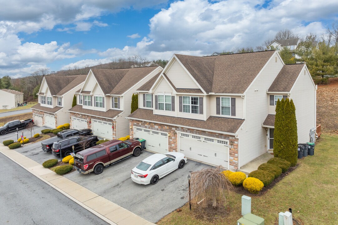 Villas at Sunnyside in Schuylkill Haven, PA - Building Photo