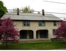 6 Graves St in Deerfield, MA - Building Photo - Building Photo