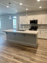 233 Karen Ave in Clovis, CA - Building Photo - Building Photo