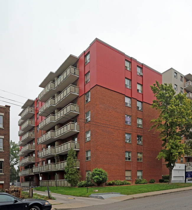 Wentworth Apartments in Hamilton, ON - Building Photo - Building Photo