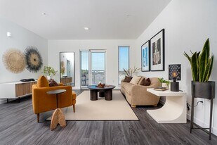 Bell Alderwood in Lynnwood, WA - Building Photo