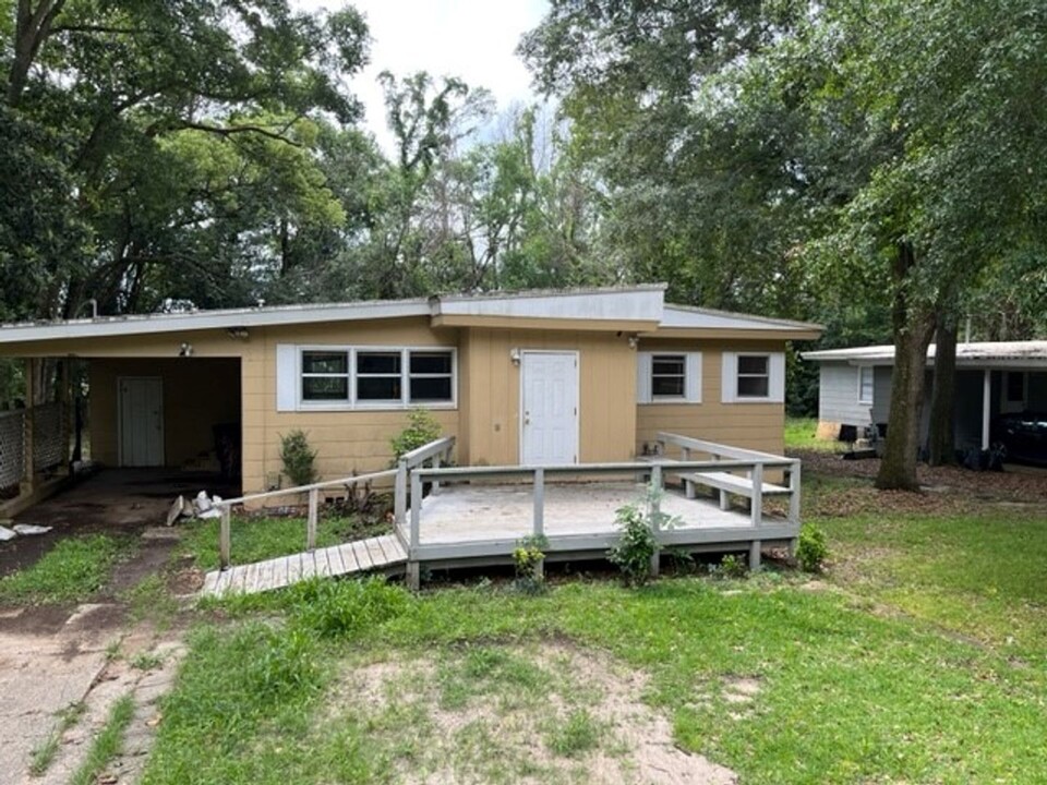 1521 Mayhew St in Tallahassee, FL - Building Photo