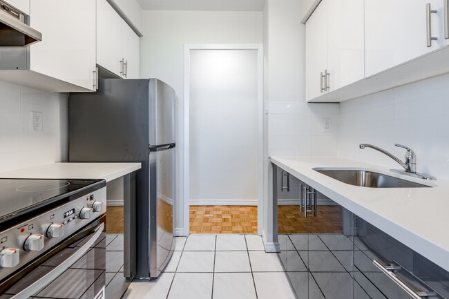 100 Spadina Road