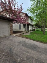 4708 Osage Pt in Eagan, MN - Building Photo