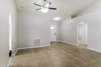 3024 Aernal Ct in Land O Lakes, FL - Building Photo - Building Photo